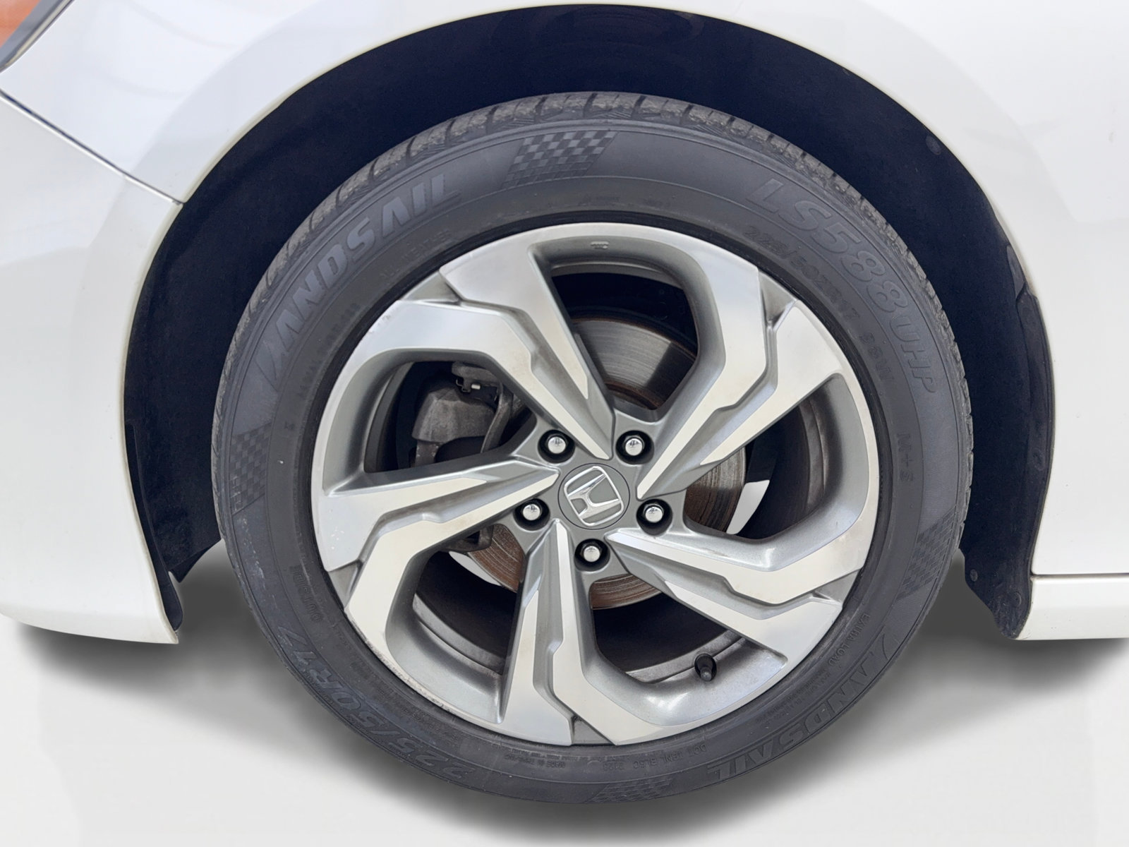 Used 2018 Honda Accord EX image 38