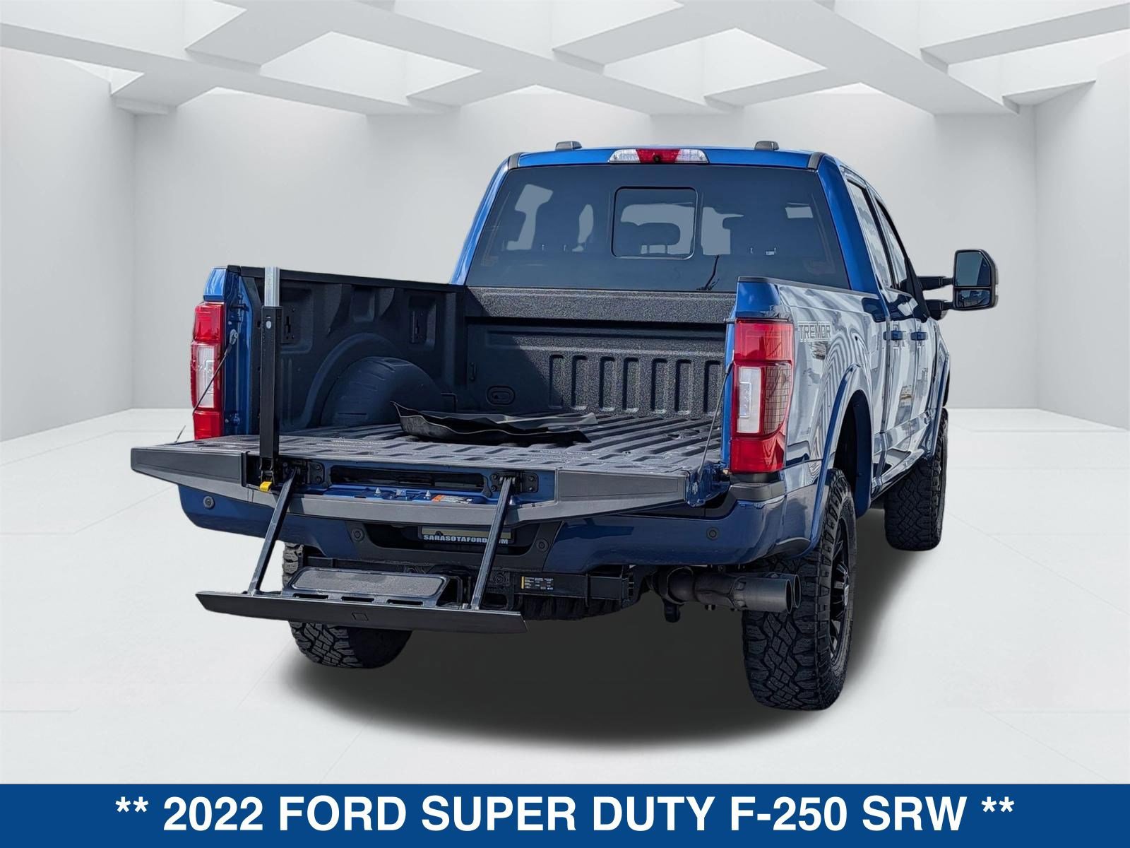 Used 2022 Ford F250 Lariat w/ Tremor Off-Road Package image 13
