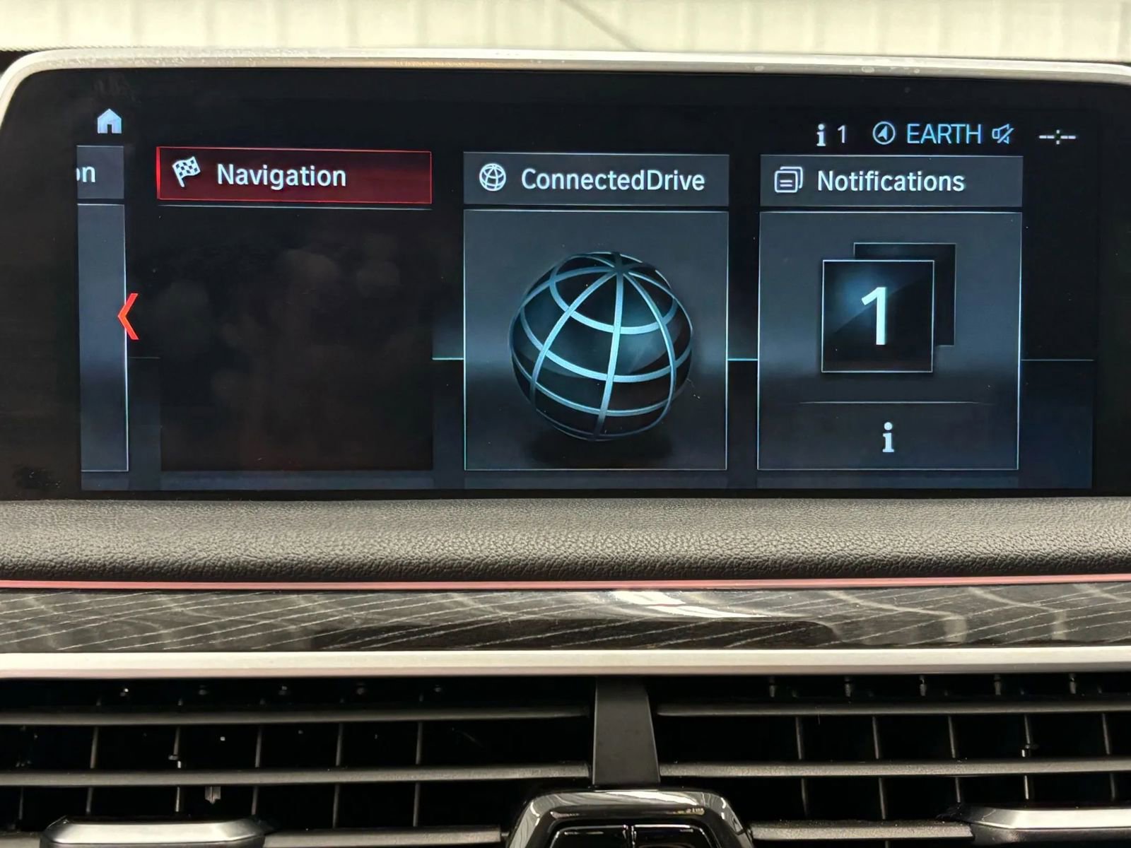 Used 2018 BMW 750i xDrive image 43