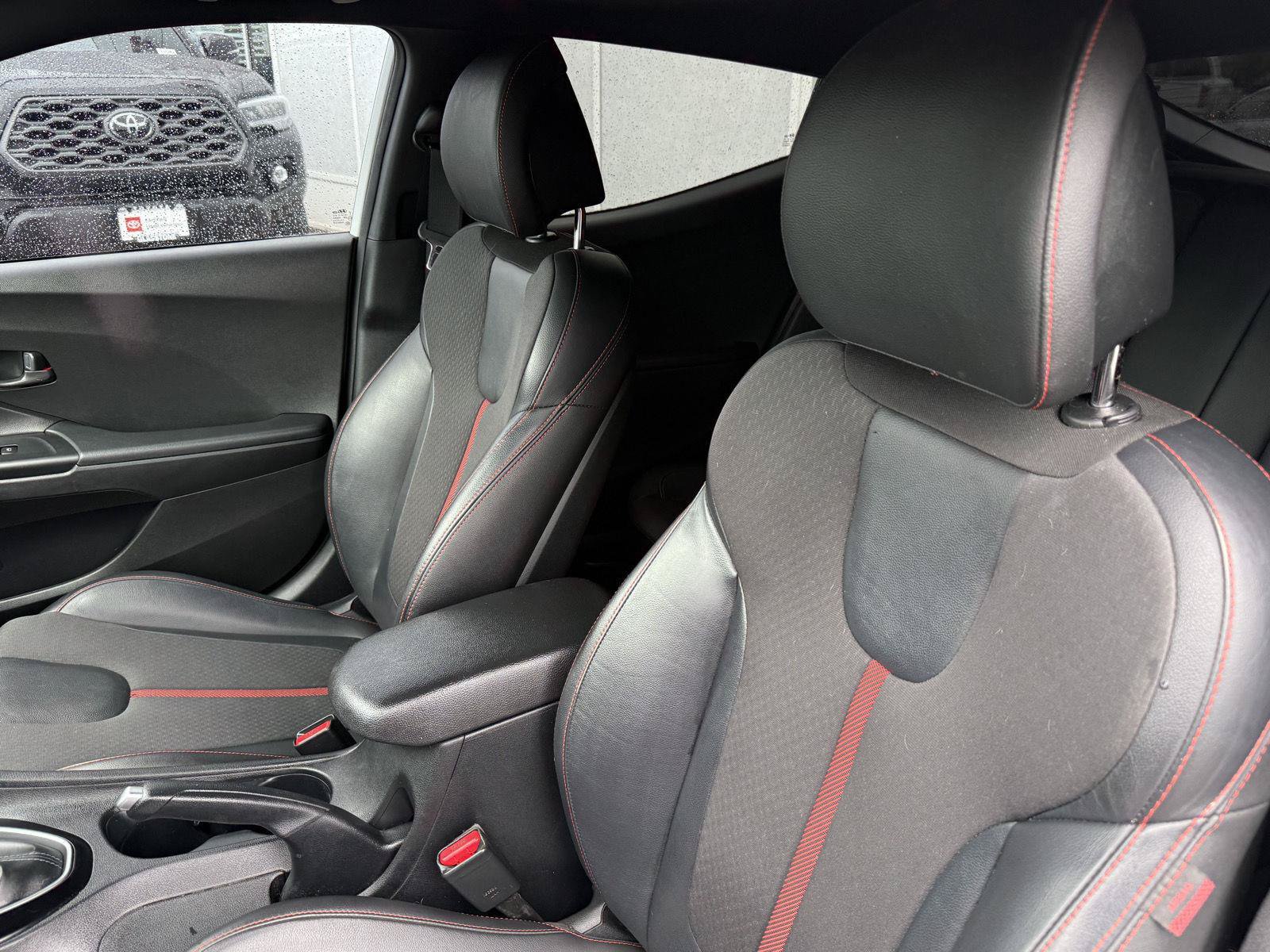 Used 2020 Hyundai Veloster Turbo FWD image 14