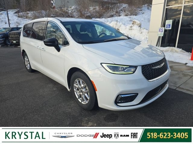 Certified 2024 Chrysler Pacifica Touring-L
