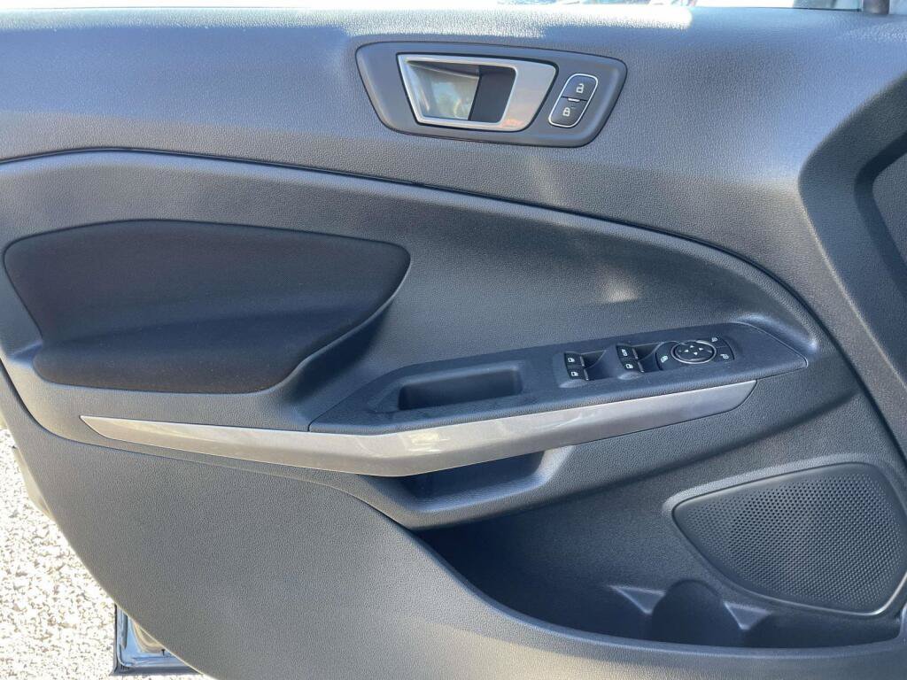 Used 2020 Ford EcoSport SE FWD image 30