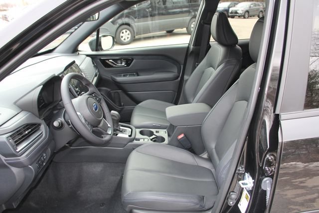 Used 2025 Subaru Forester Limited AWD/4WD image 17