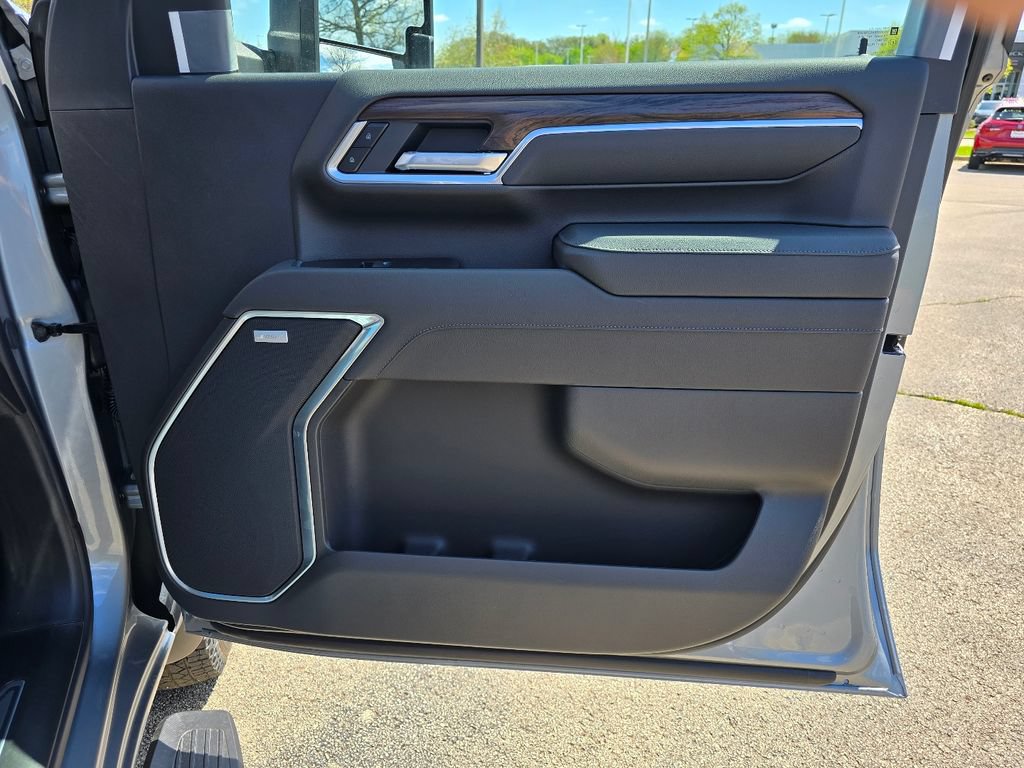 Certified 2026 GMC Sierra 3500 SLT w/ SLT Premium Package AWD/4WD image 34