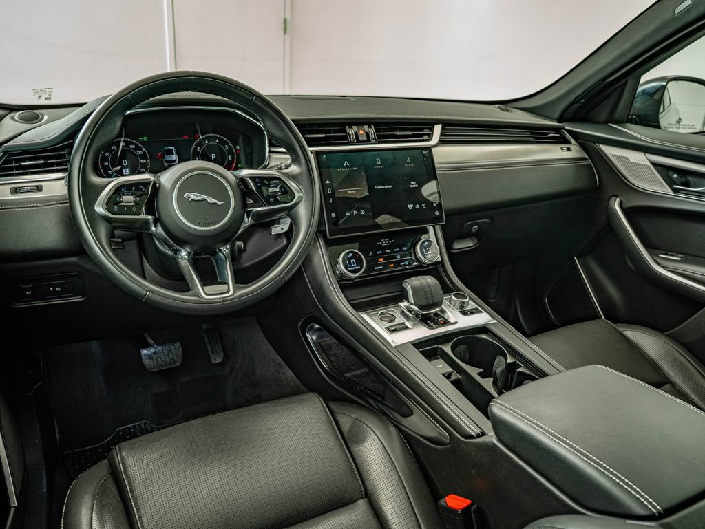 Certified 2025 Jaguar F-PACE R-Dynamic S AWD/4WD image 28