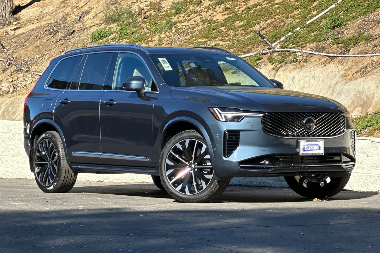 New 2026 Volvo XC90 T8 Ultra w/ Protection Package Premier image 2