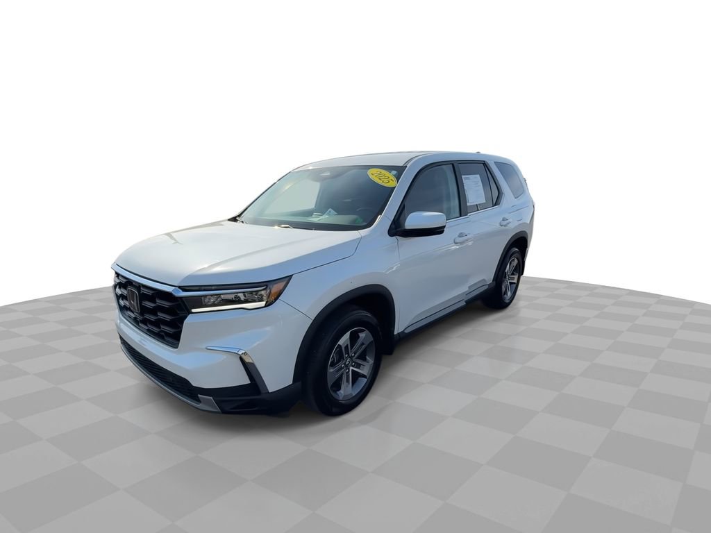 Used 2025 Honda Pilot EX-L image 3