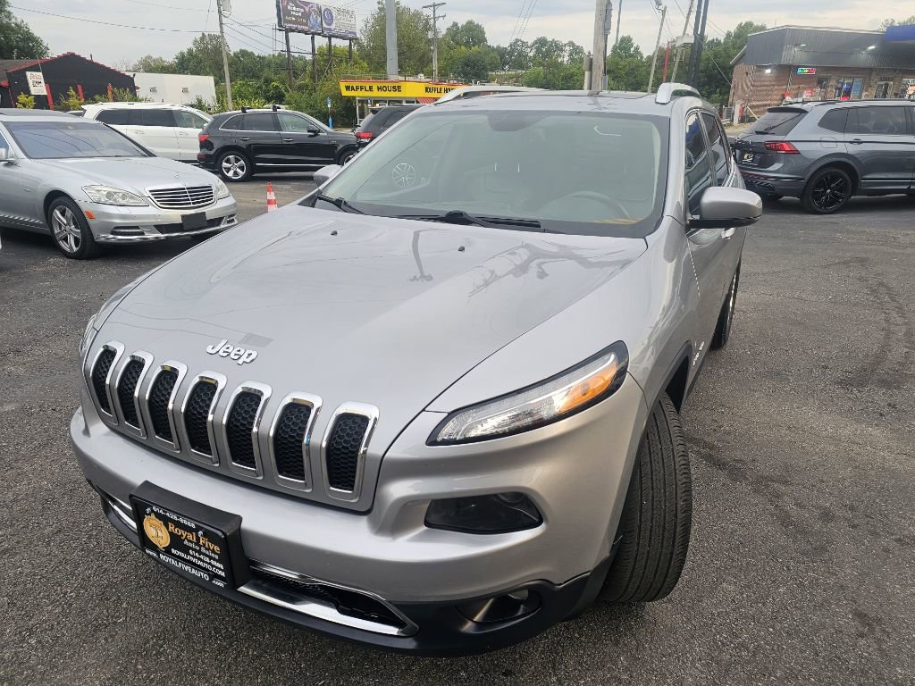Used 2016 Jeep Cherokee Limited image 8