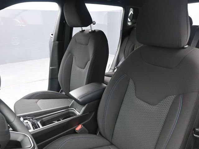 Used 2025 Jeep Compass Sport w/ Mopar Graphics Package AWD/4WD image 24