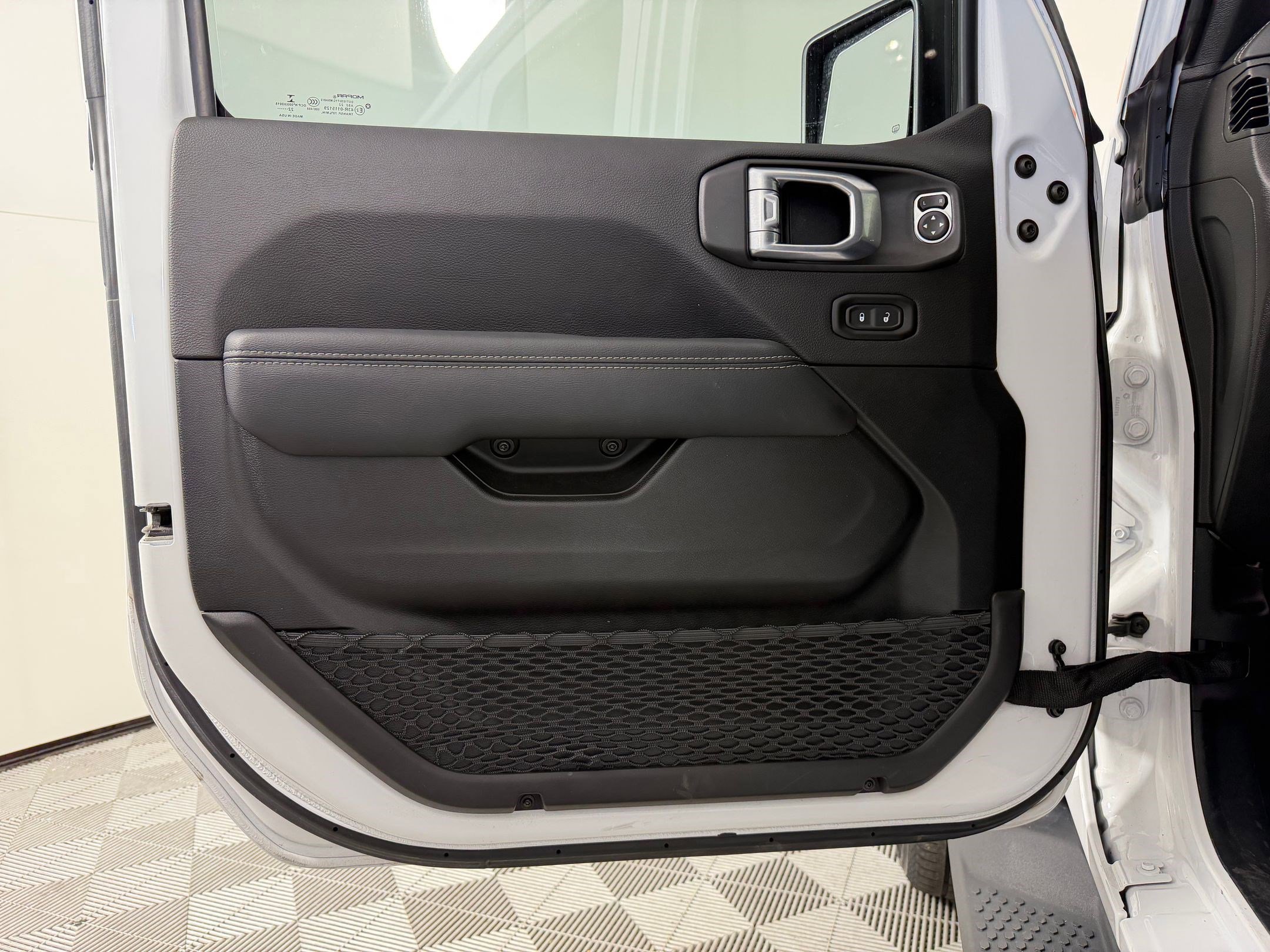 Used 2022 Jeep Wrangler Unlimited Sahara image 22