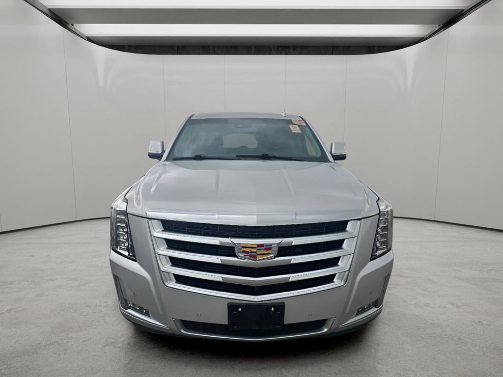 Used 2019 Cadillac Escalade Luxury AWD/4WD image 16