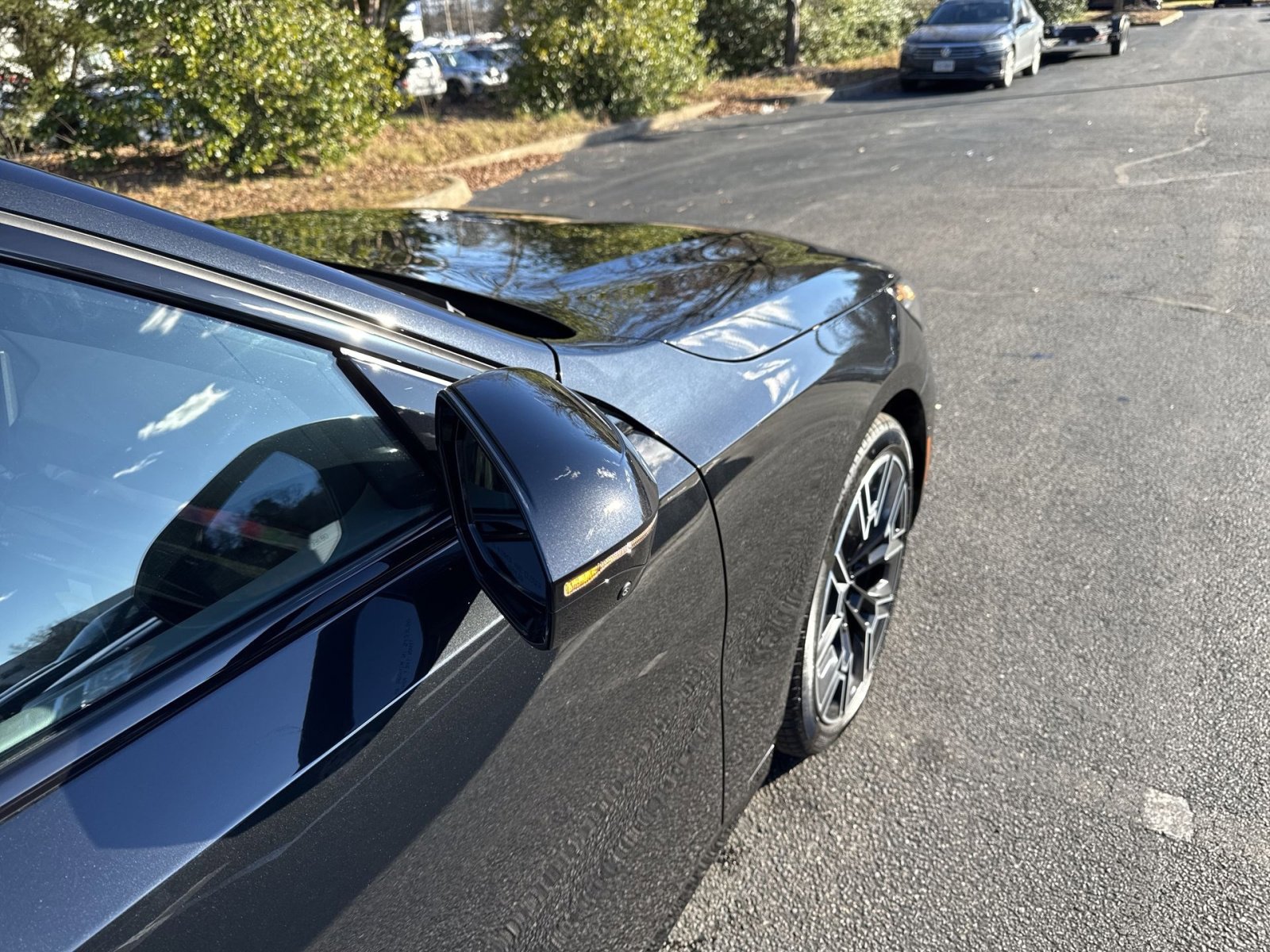 New 2026 BMW 550e xDrive w/ Executive Package image 36