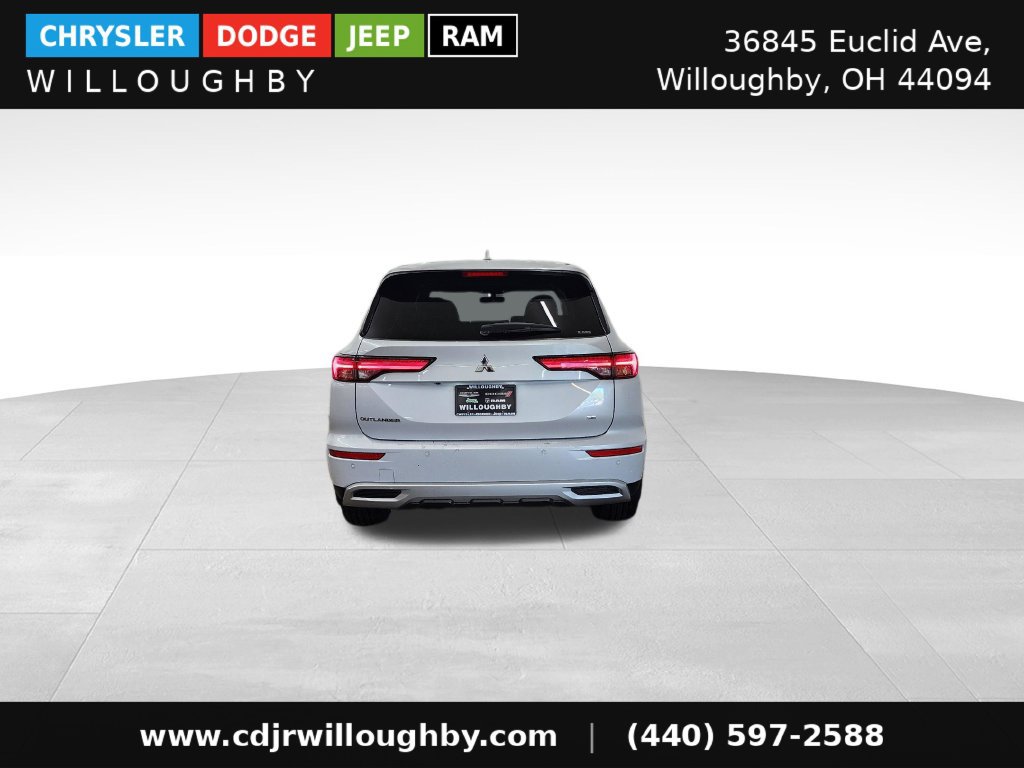 Used 2024 Mitsubishi Outlander AWD image 8
