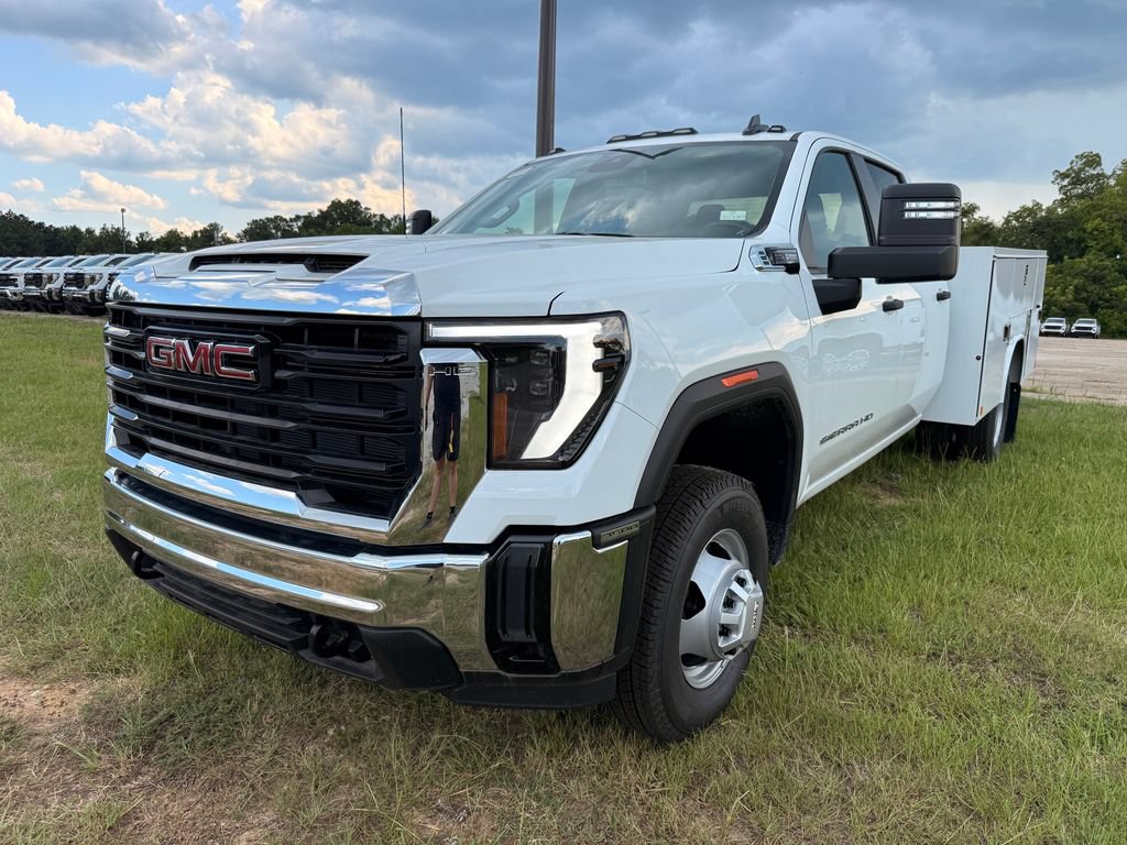 New 2025 GMC Sierra 3500 Pro w/ Convenience Package