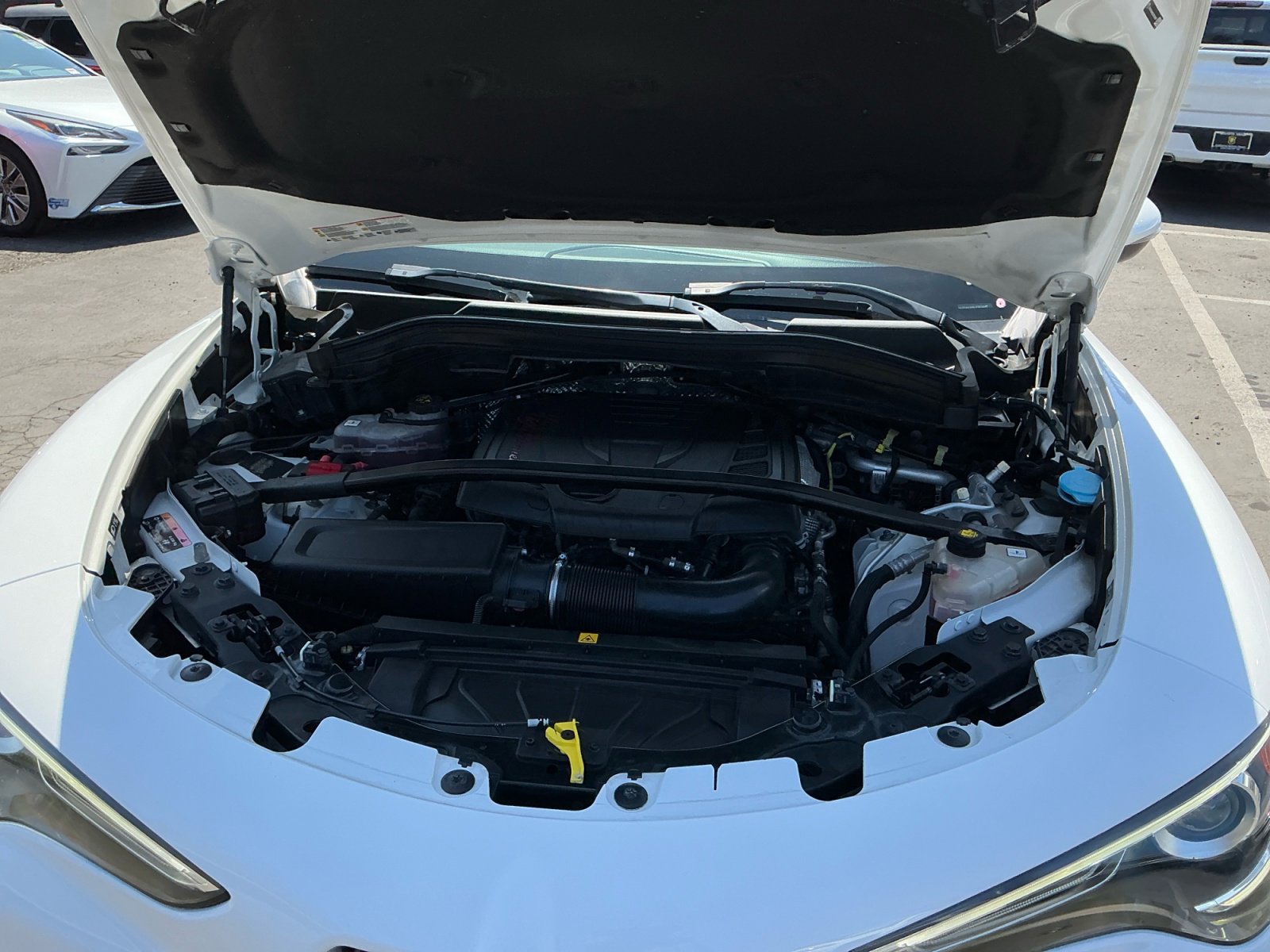 Used 2018 Alfa Romeo Stelvio AWD image 23