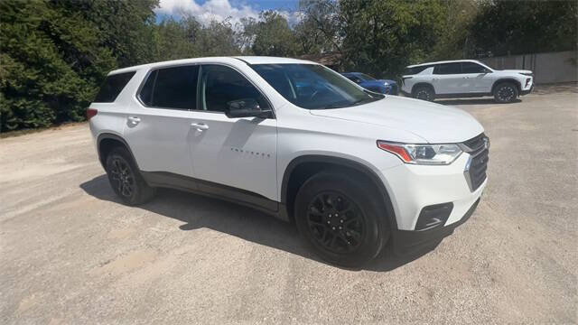Used 2021 Chevrolet Traverse LS FWD image 2