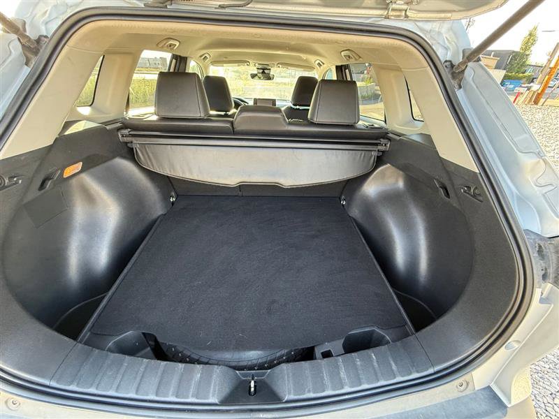 Used 2022 Toyota Corolla Cross XLE image 5