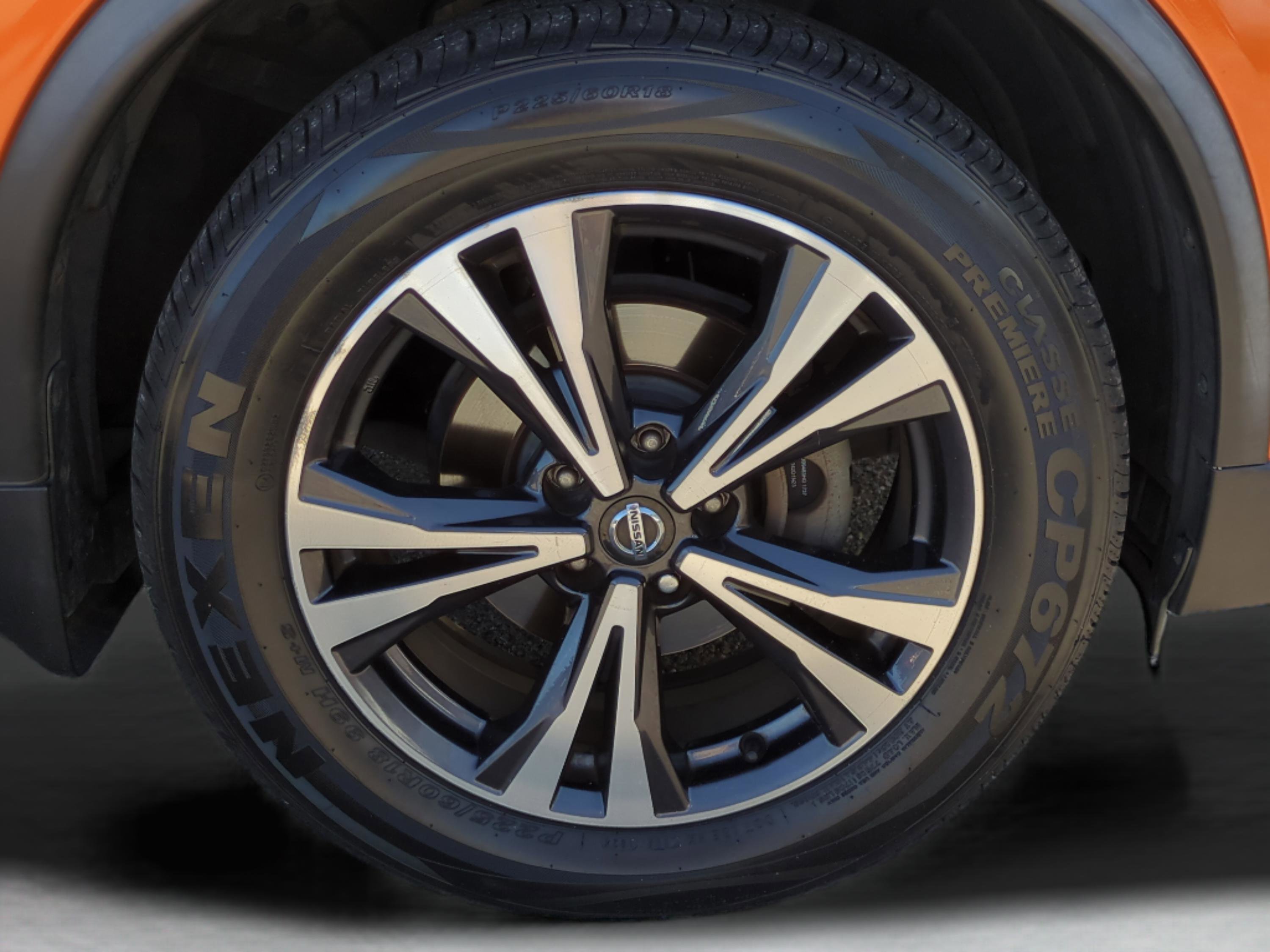 Used 2019 Nissan Rogue SV w/ Premium Package FWD image 27