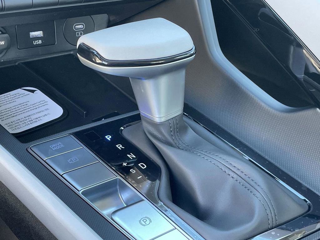 New 2026 Hyundai Elantra Limited image 30