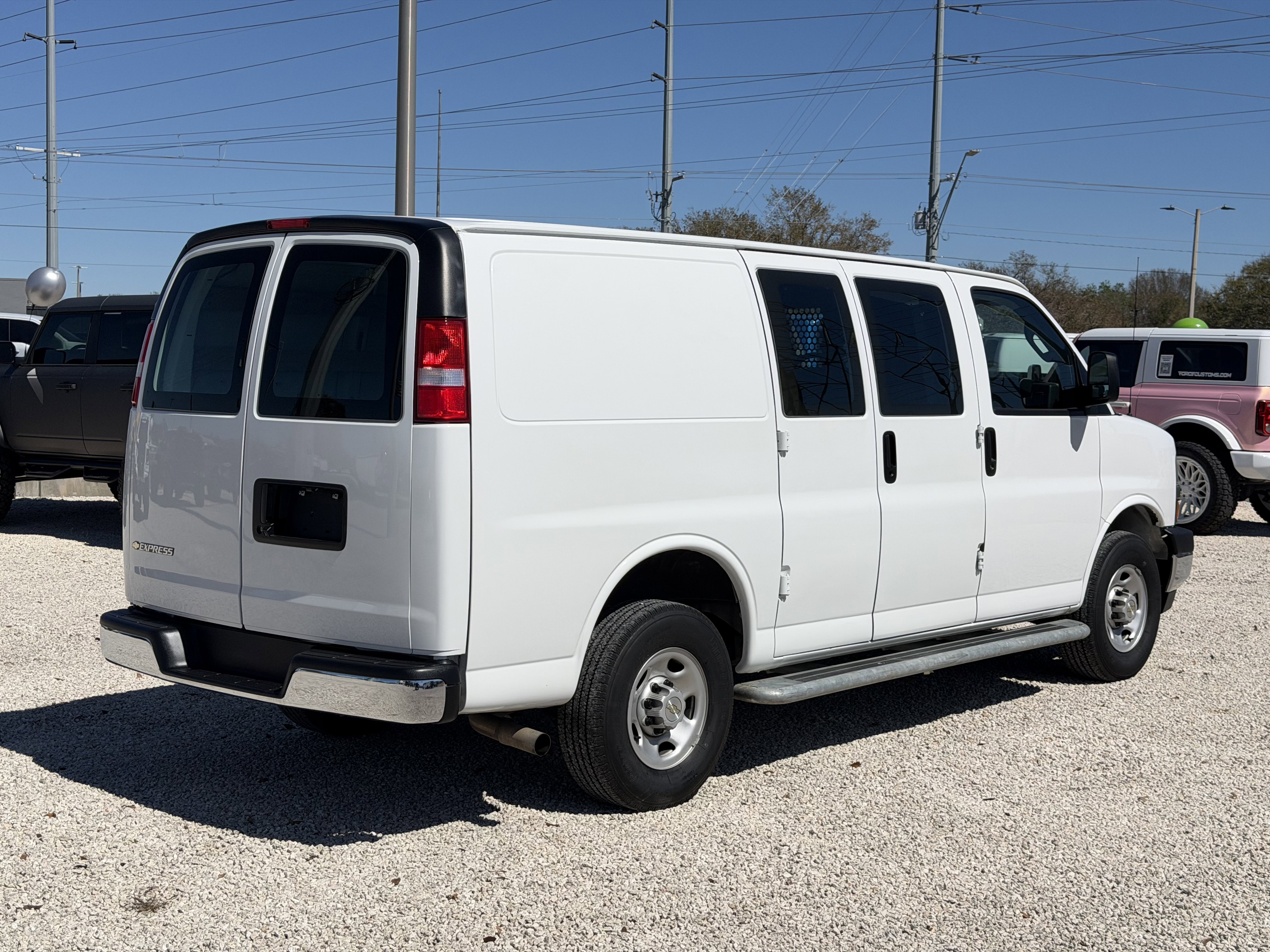 Used 2024 Chevrolet Express 2500 w/ Driver Convenience Package image 7