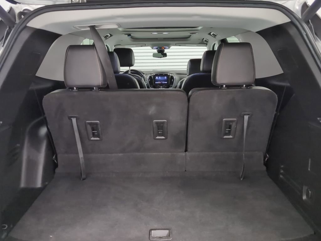 Used 2021 Chevrolet Traverse LT w/ LT Premium Package image 32