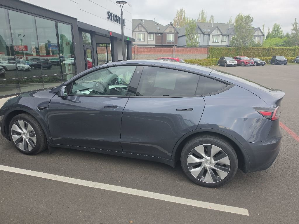 Used 2023 Tesla Model Y Long Range AWD/4WD image 4