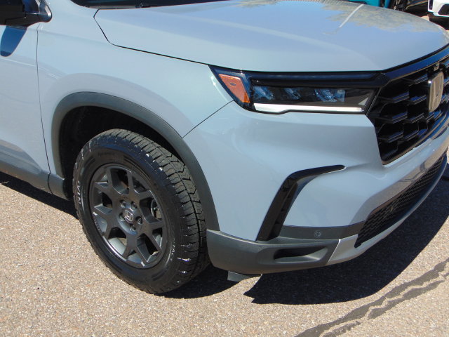Certified 2024 Honda Pilot TrailSport image 2
