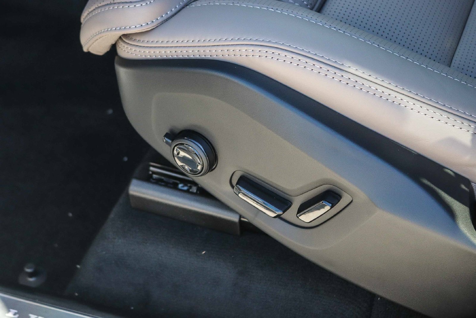 New 2027 Volvo XC90 B6 Ultra AWD/4WD image 21