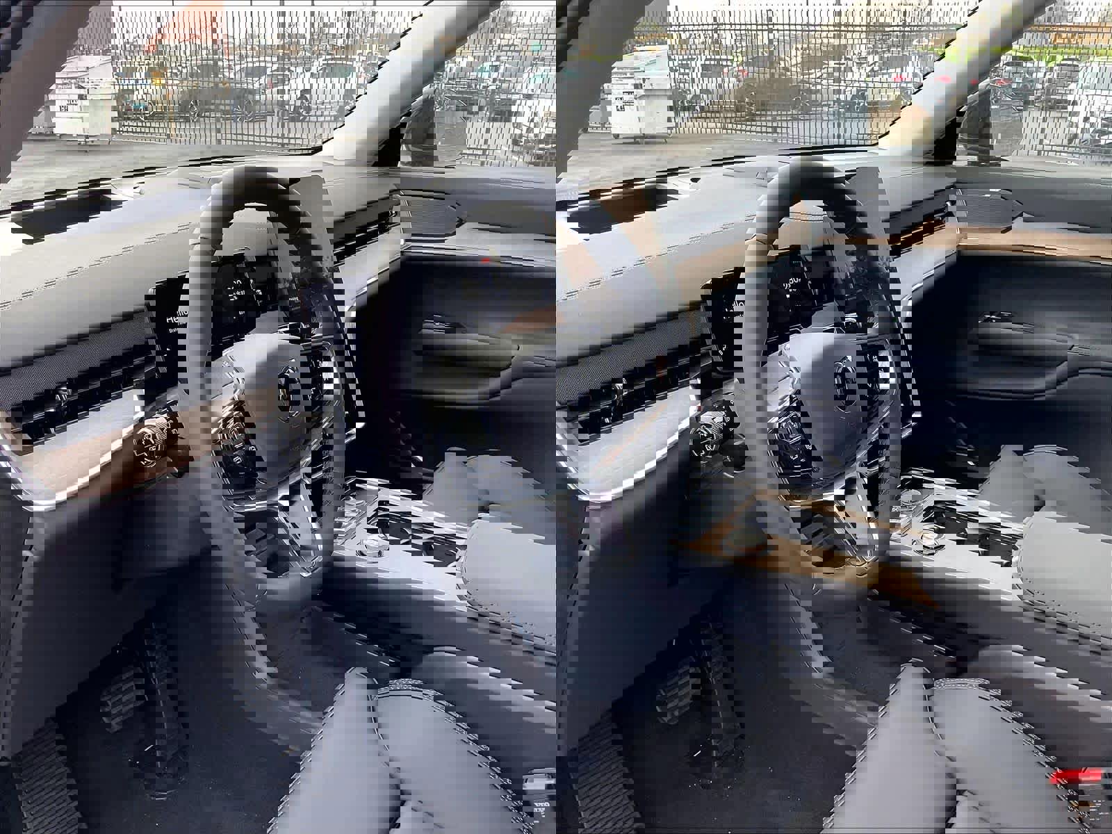 New 2025 Volvo EX90 Plus w/ Protection Package Premier image 8