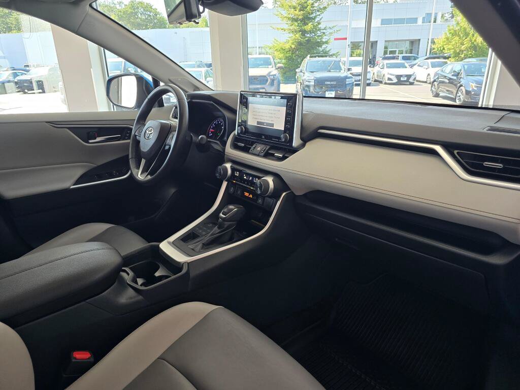 Used 2019 Toyota RAV4 XLE Premium AWD/4WD image 48