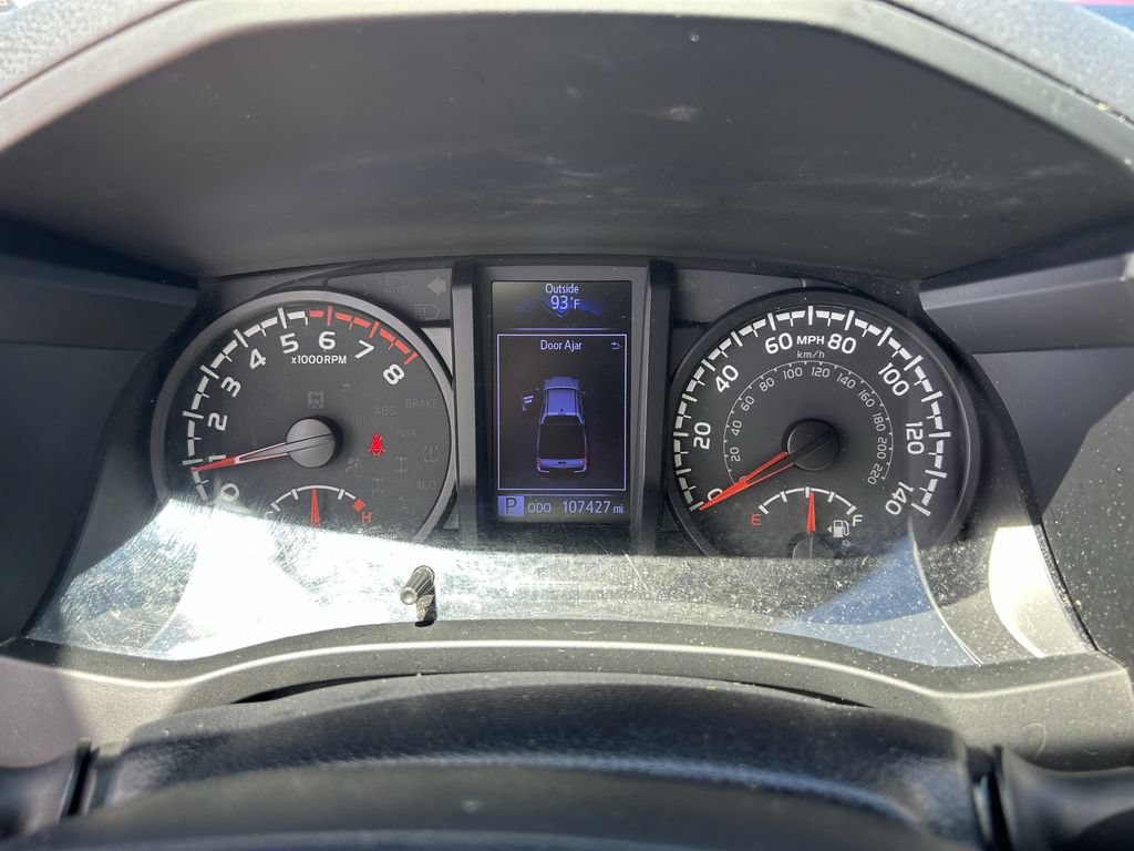 Used 2020 Toyota Tacoma SR w/ SR Convenience Package RWD image 32