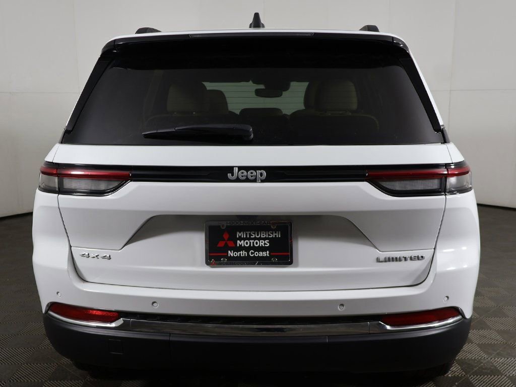 Used 2024 Jeep Grand Cherokee Limited AWD/4WD image 13