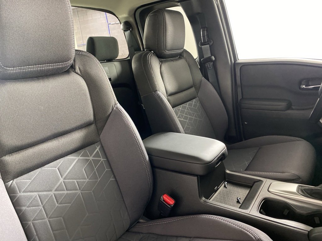 Used 2025 Nissan Frontier SV image 26