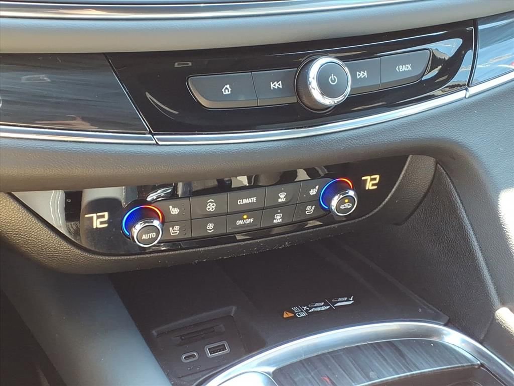 Used 2024 Buick Enclave Premium image 28