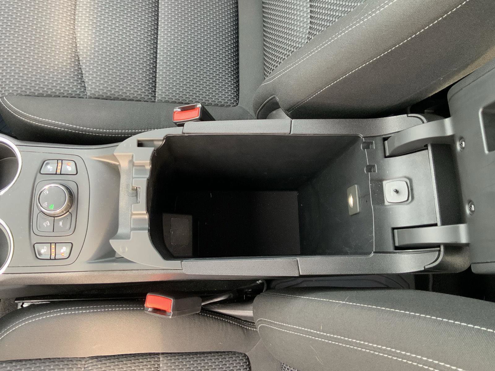 Used 2022 GMC Terrain SLE w/ Elevation Edition image 44