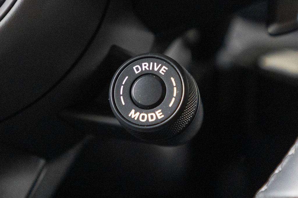 Certified 2025 Porsche Cayenne S image 37