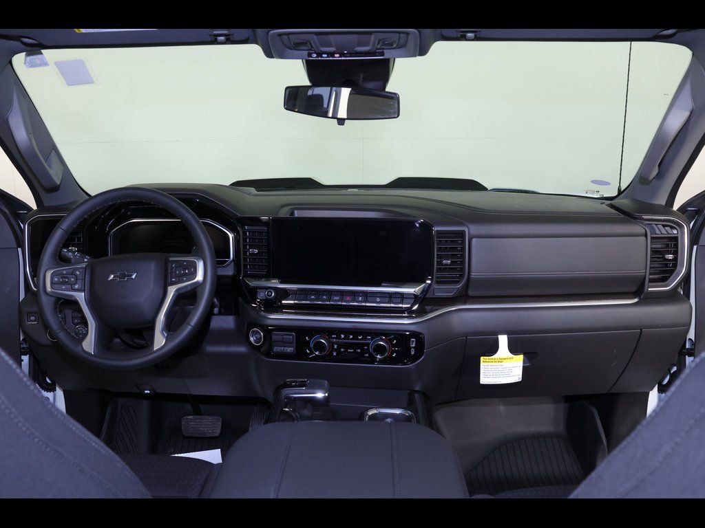 Used 2025 Chevrolet Silverado 1500 LT Trail Boss w/ Dark Appearance Package image 32