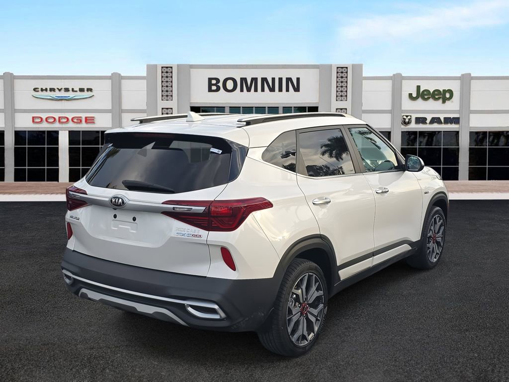 Used 2021 Kia Seltos SX w/ SX Sunroof Package image 3