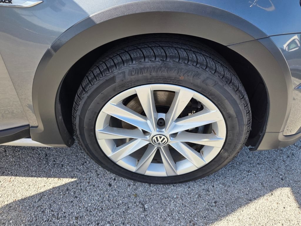 Used 2017 Volkswagen Golf Alltrack S AWD/4WD image 18
