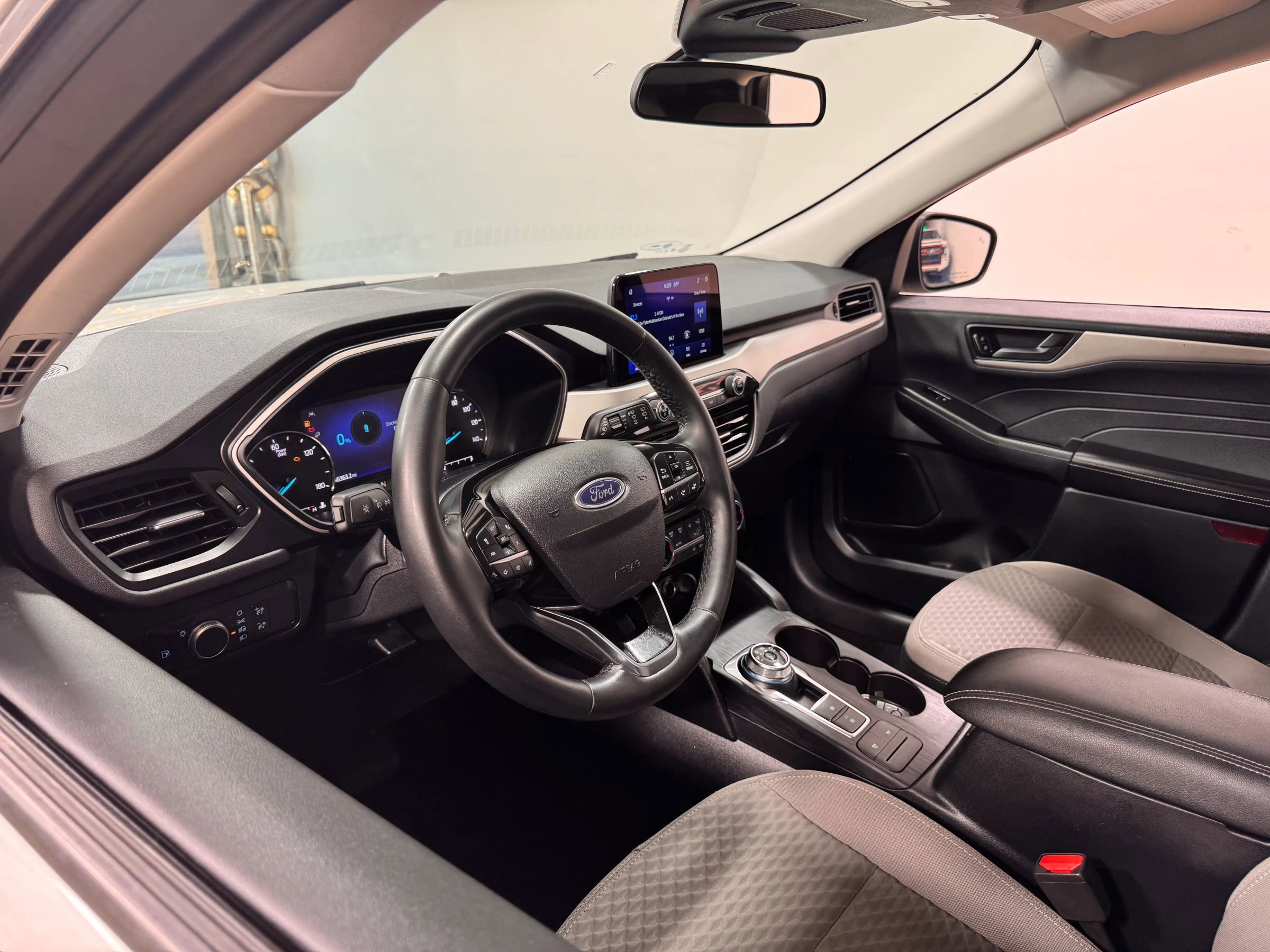 Used 2022 Ford Escape SE w/ Cold Weather Package image 14