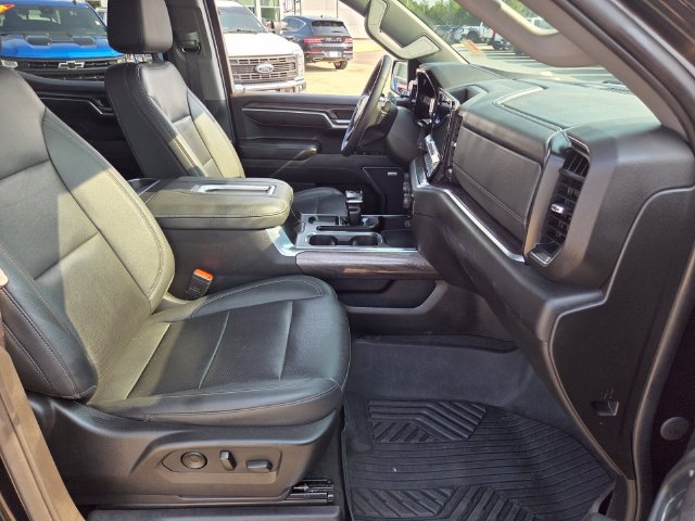 Used 2022 Chevrolet Silverado 1500 LTZ AWD/4WD image 15