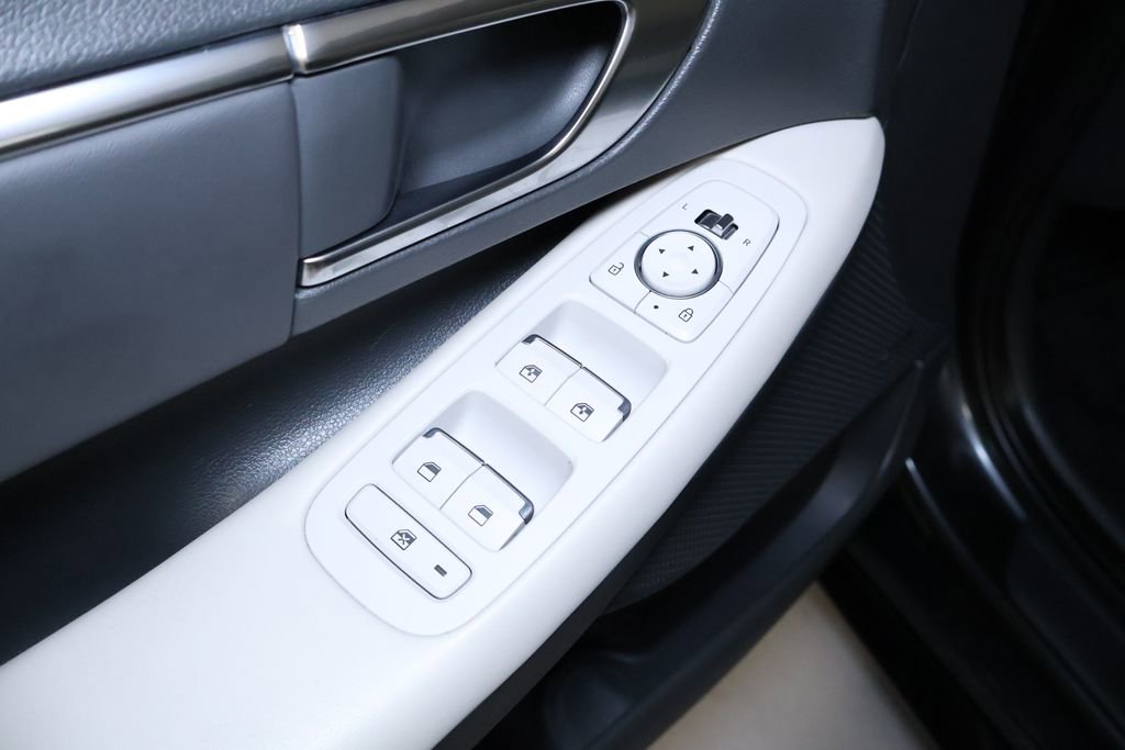 Used 2023 Hyundai Sonata SEL image 12