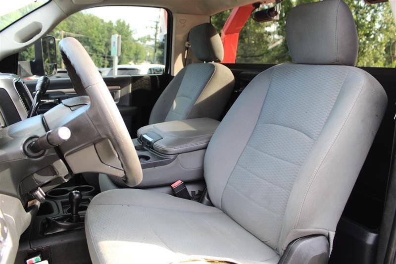 Used 2018 RAM 5500 4x4 Regular Cab image 21