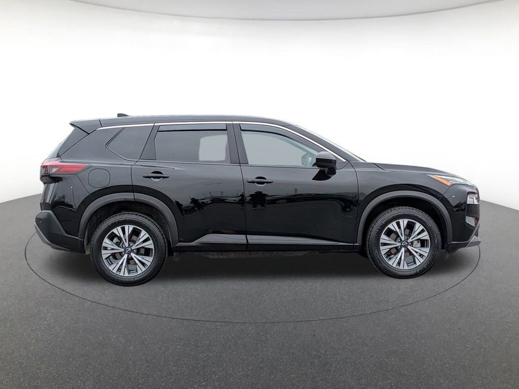 Used 2023 Nissan Rogue SV image 4