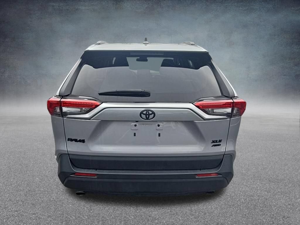 Used 2022 Toyota RAV4 XLE AWD/4WD image 8