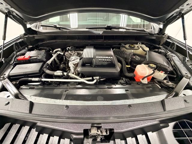 Used 2022 Chevrolet Suburban LT AWD/4WD image 32