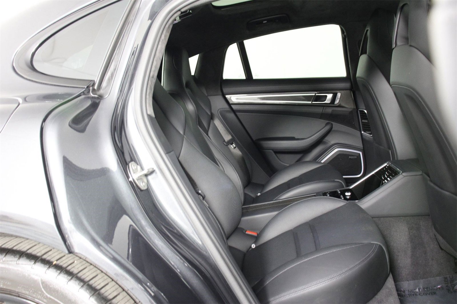 Used 2023 Porsche Panamera GTS image 31