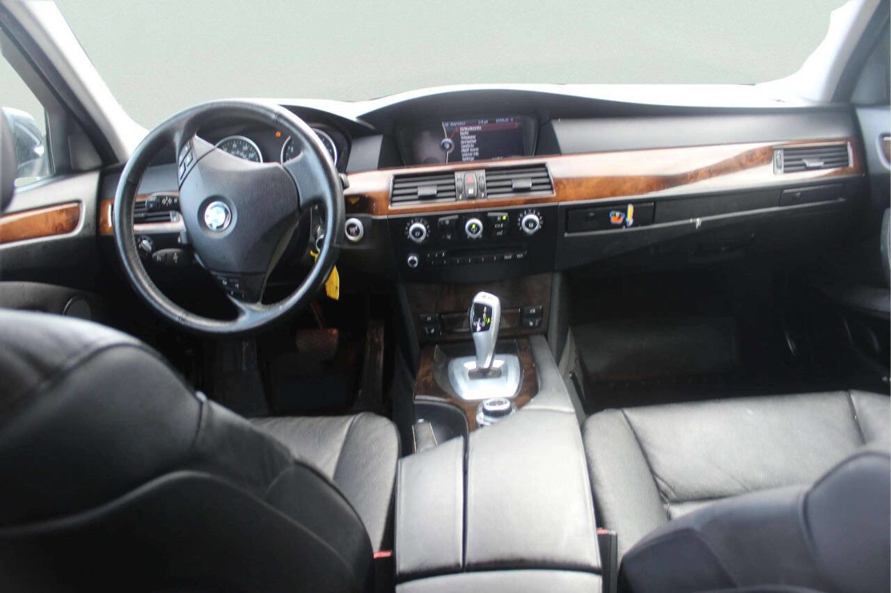 Used 2010 BMW 535i xDrive Sedan image 7