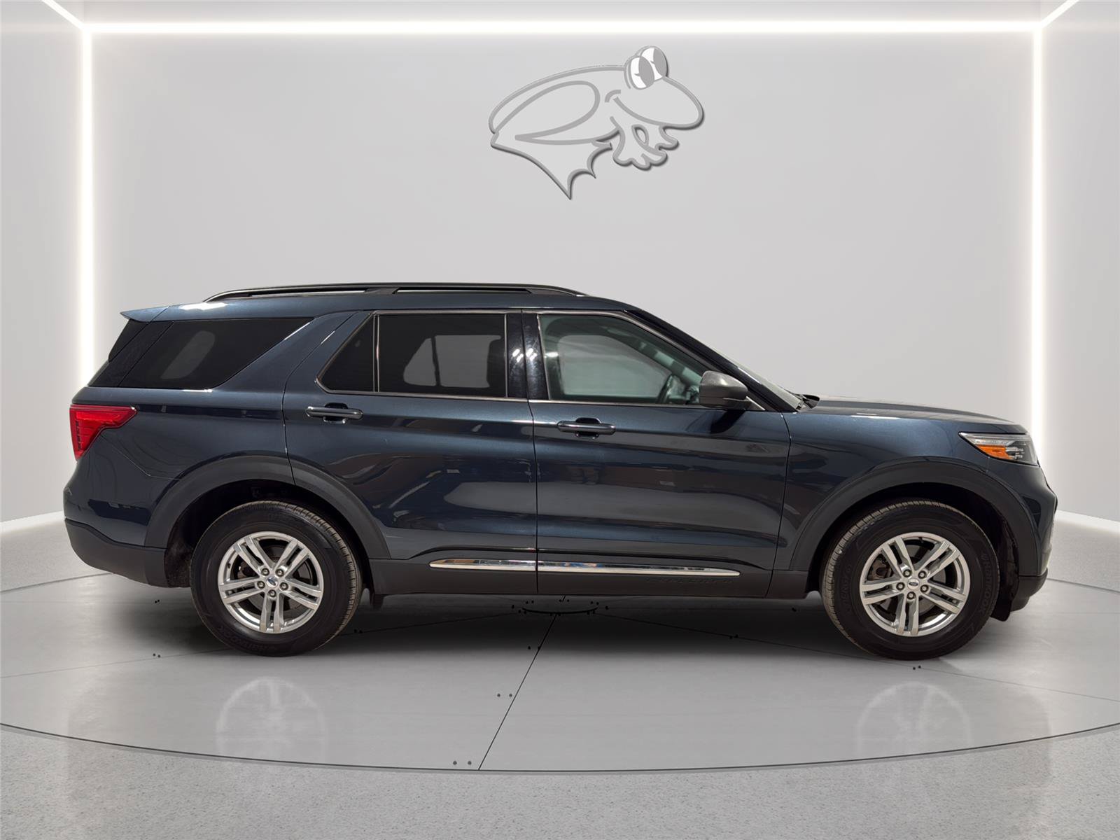 Certified 2023 Ford Explorer XLT AWD/4WD image 6