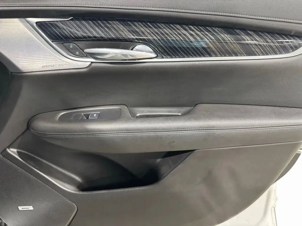 Used 2023 Cadillac XT6 Premium Luxury image 15